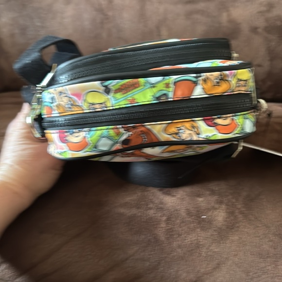 Bioworld Scooby Doo & Gang Crossbody Bag NWT - Picture 8 of 8